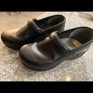 Dansko XP 2.0 Clogs Size 38